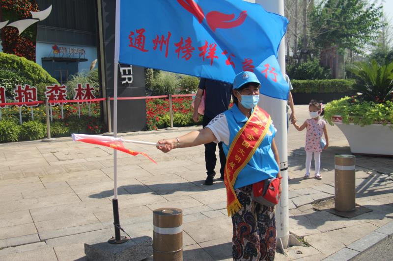 <strong>胖子基佬内射</strong>